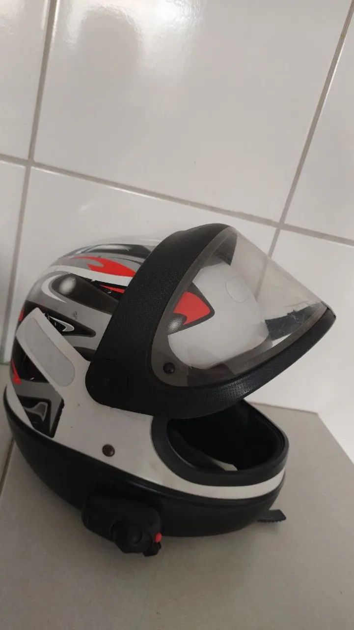 Vendo 2 capacetes 