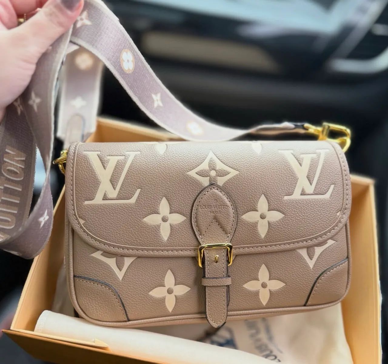 Bolsa Diane Satchel - Louis Vuitton  - Foto 4
