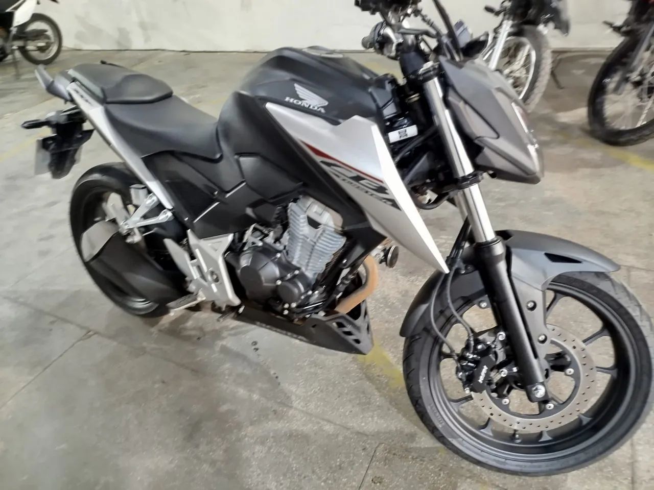 Cb 300f 2026
