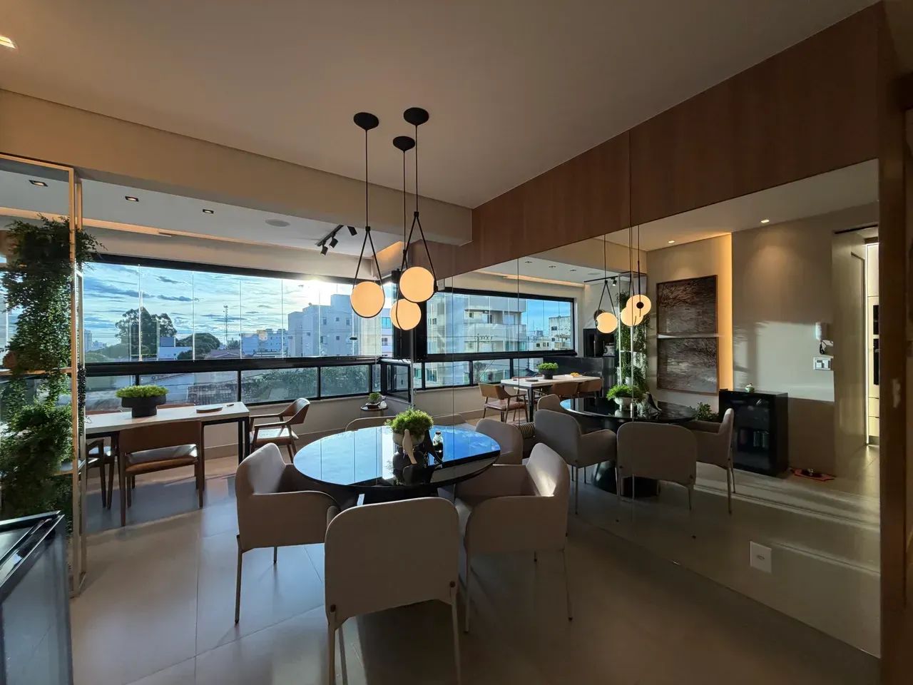 Ótimo apartamento com 2 suítes no Grand Living
