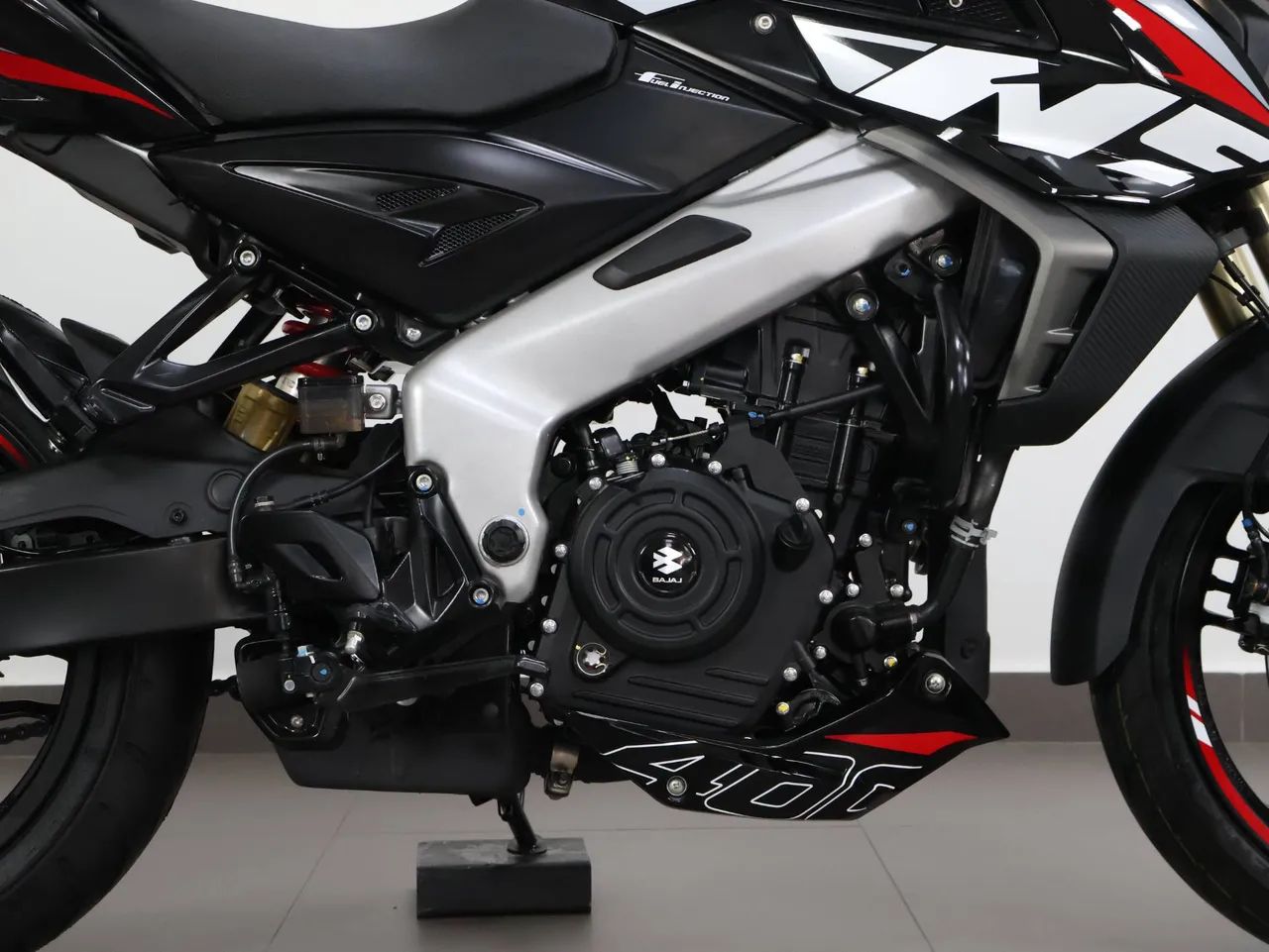 BAJAJ DOMINAR NS400Z ABS - Foto 3