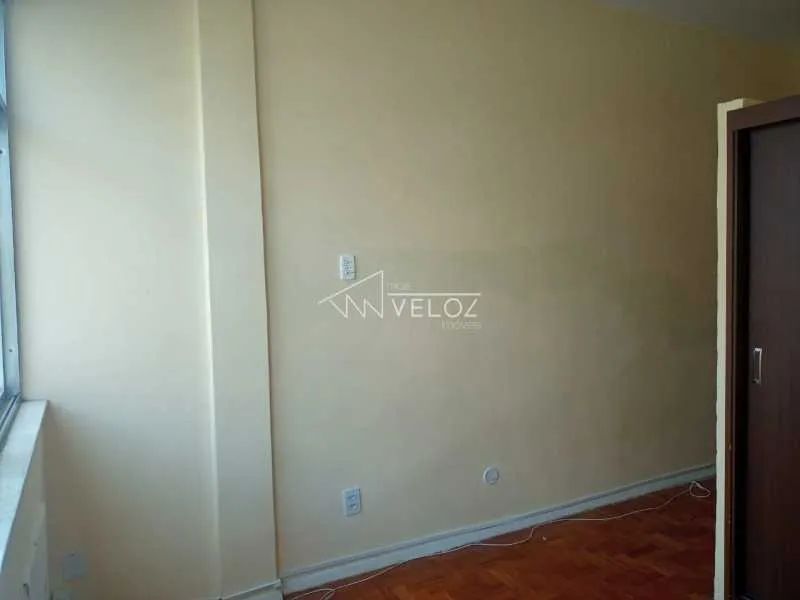 Kitnet/Conjugado - / Residencial / Centro