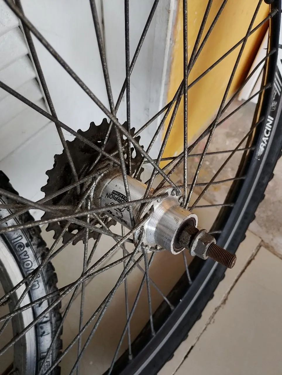 Rodagens de Bicicleta Aro 24 ( com pneus e câmera de ar ) - Foto 4