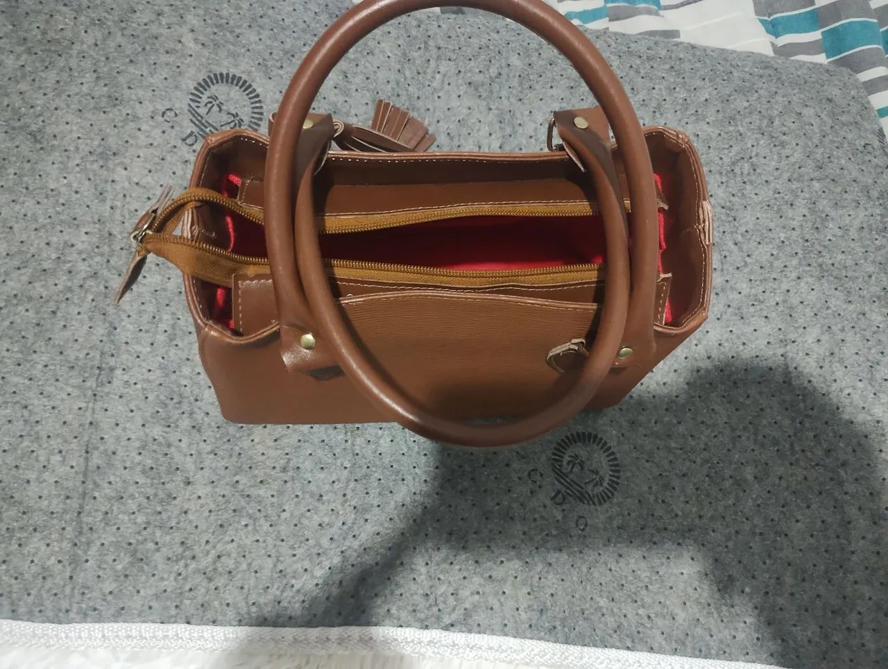 Bolsa grande.. em boas condições de uso  - Foto 2