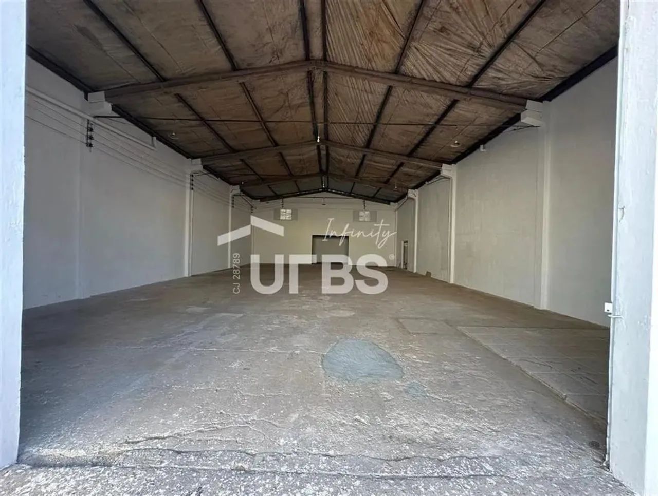 Galpão 350m2 com excelente localização, abaixo do Aldeia do Vale