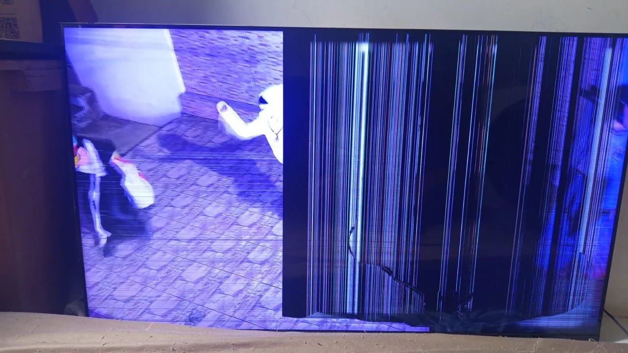 Tv Philips 55 polegadas, com defeito mas ainda dá pra assistir 