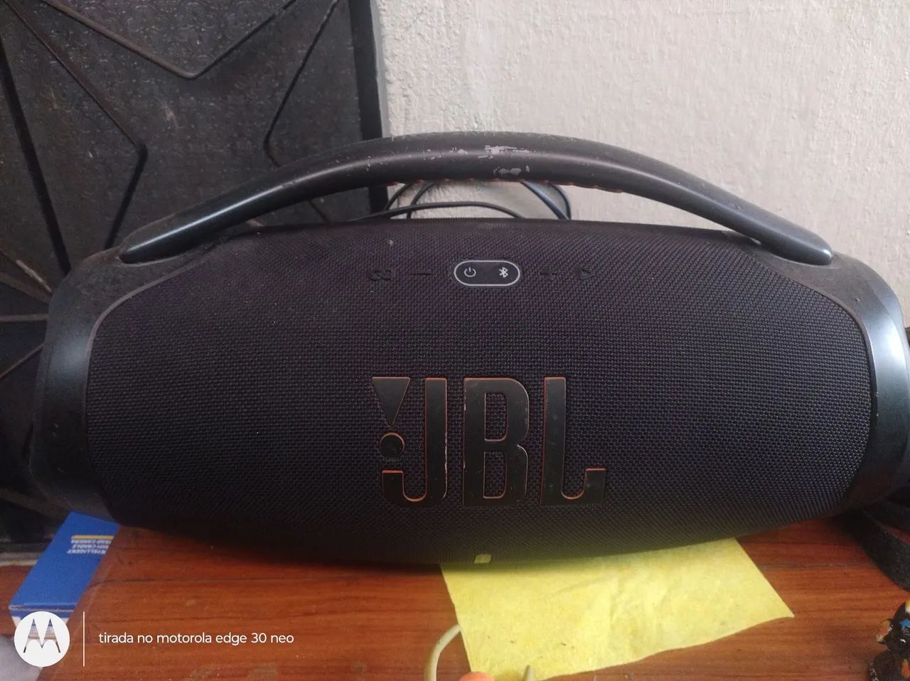 JBL bombox 