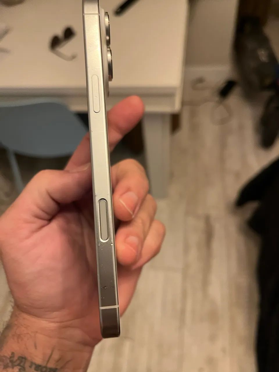iPhone 16 pro max excelente estado  - Foto 3