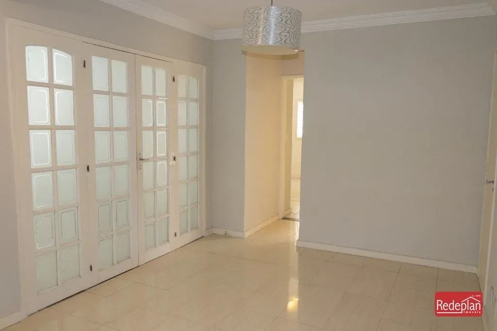 Excelente casa no Jardim Caroline