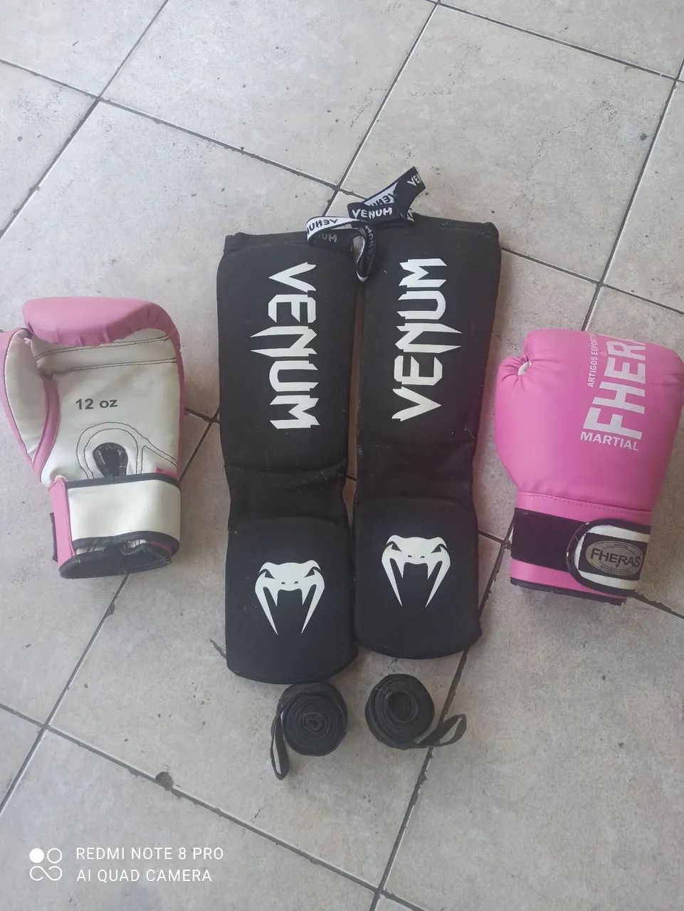 Kit muay Thay, bandagens, luvas e caneleiras