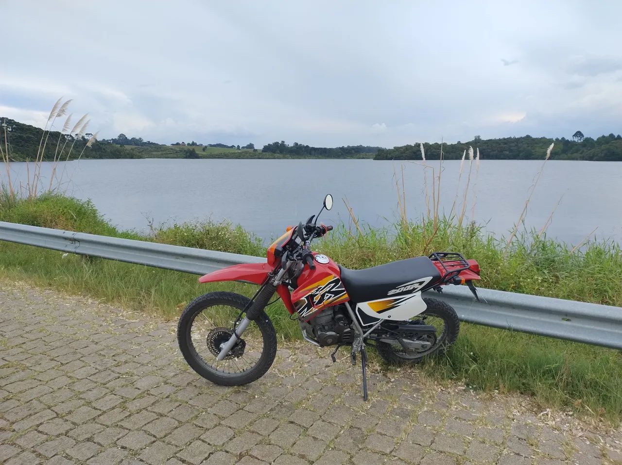 XR 200 - Troco por moto ou carro até 18 k - Foto 2