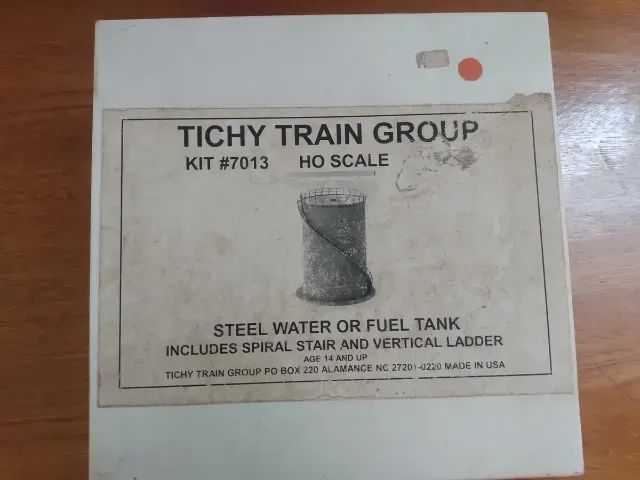 Kit Tanque Vertical 1/87 HO