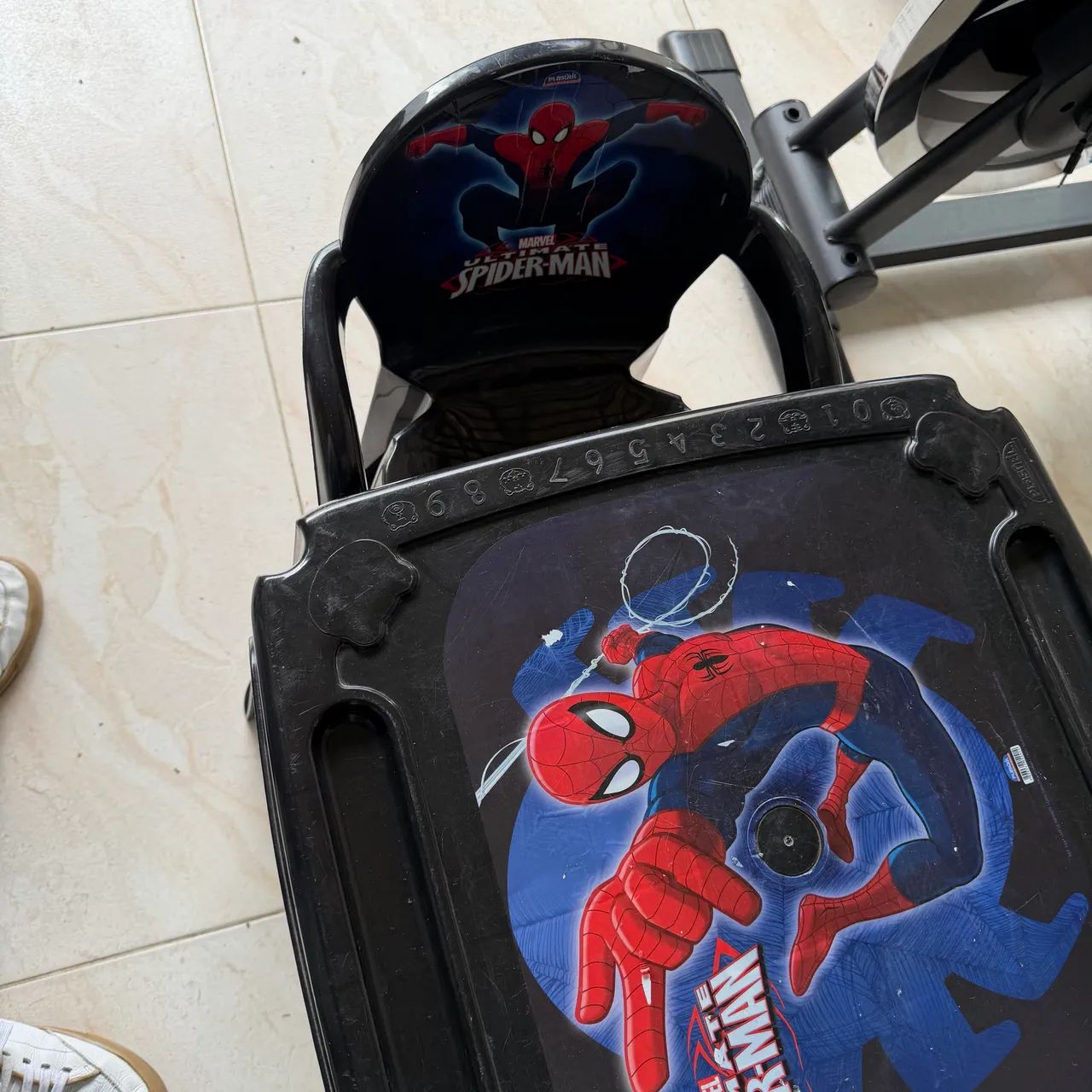 Mesa e cadeira de criança  - Foto 3