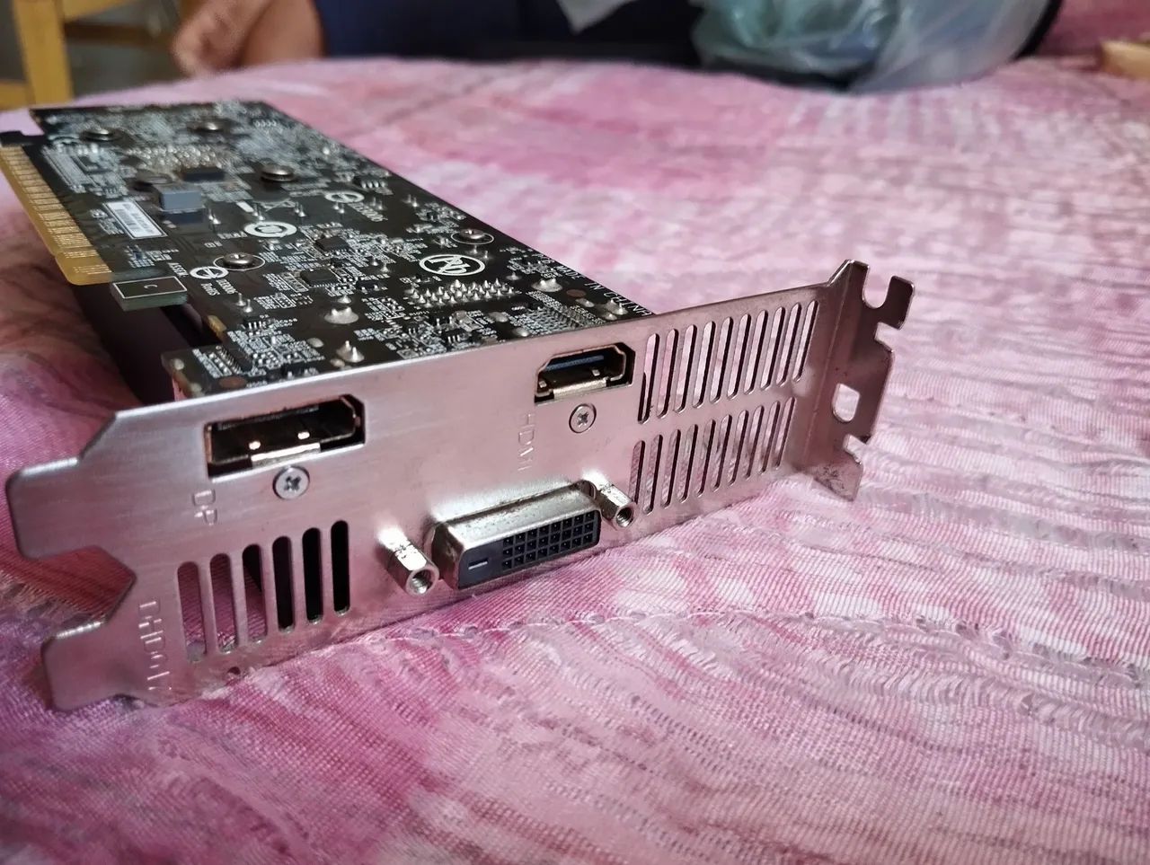 Gtx 1650 gigabyte lowprofile  - Foto 3