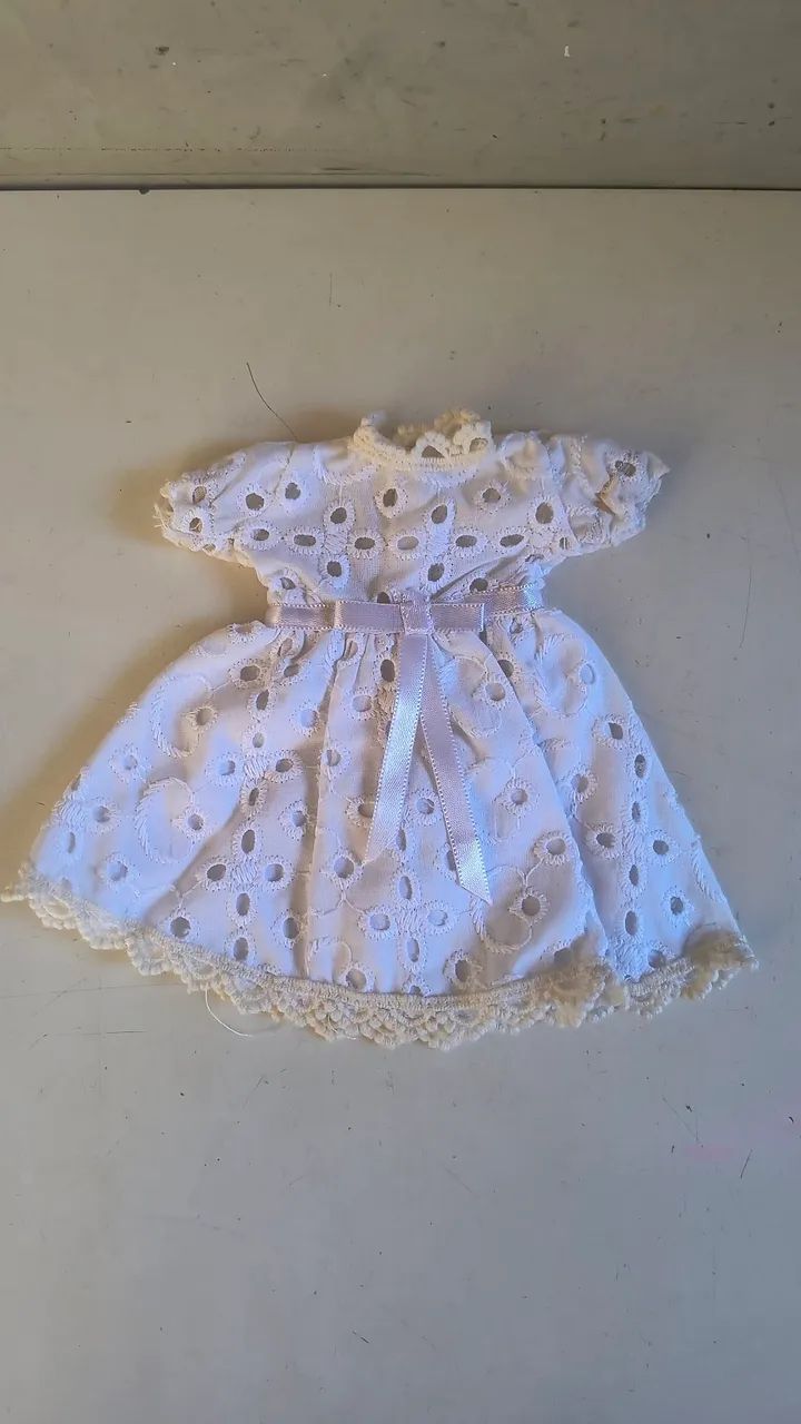 Conjunto com 4 vestidos mini com 15 cm cada para fazer artesanato, porta maternidade  - Foto 4