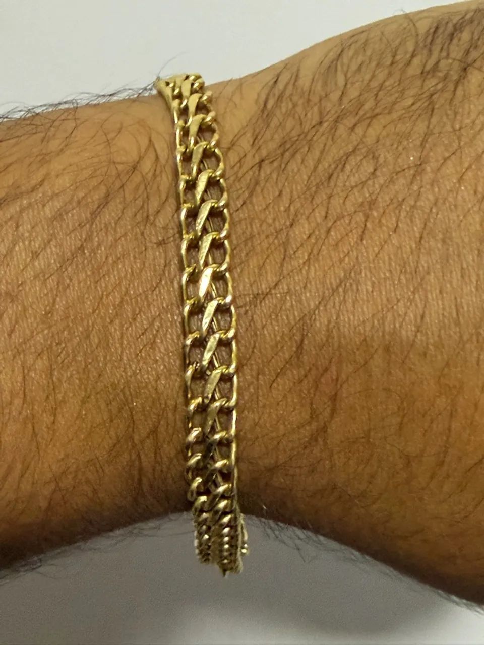 Linda pulseira em ouro 18k