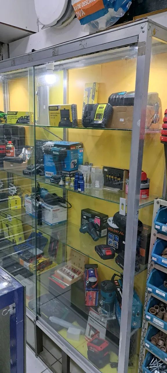 Vitrine de loja com iluminação e tranca com chave - Foto 2