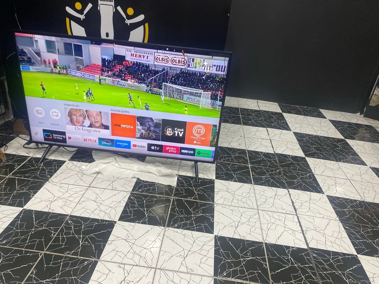 Vendo Smartv Samsung 50 polegadas 4k - Foto 2