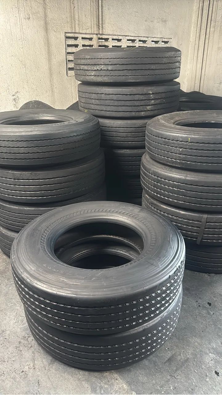 Pneus 275/80  e 295/80 Cobertos. EXTRA!