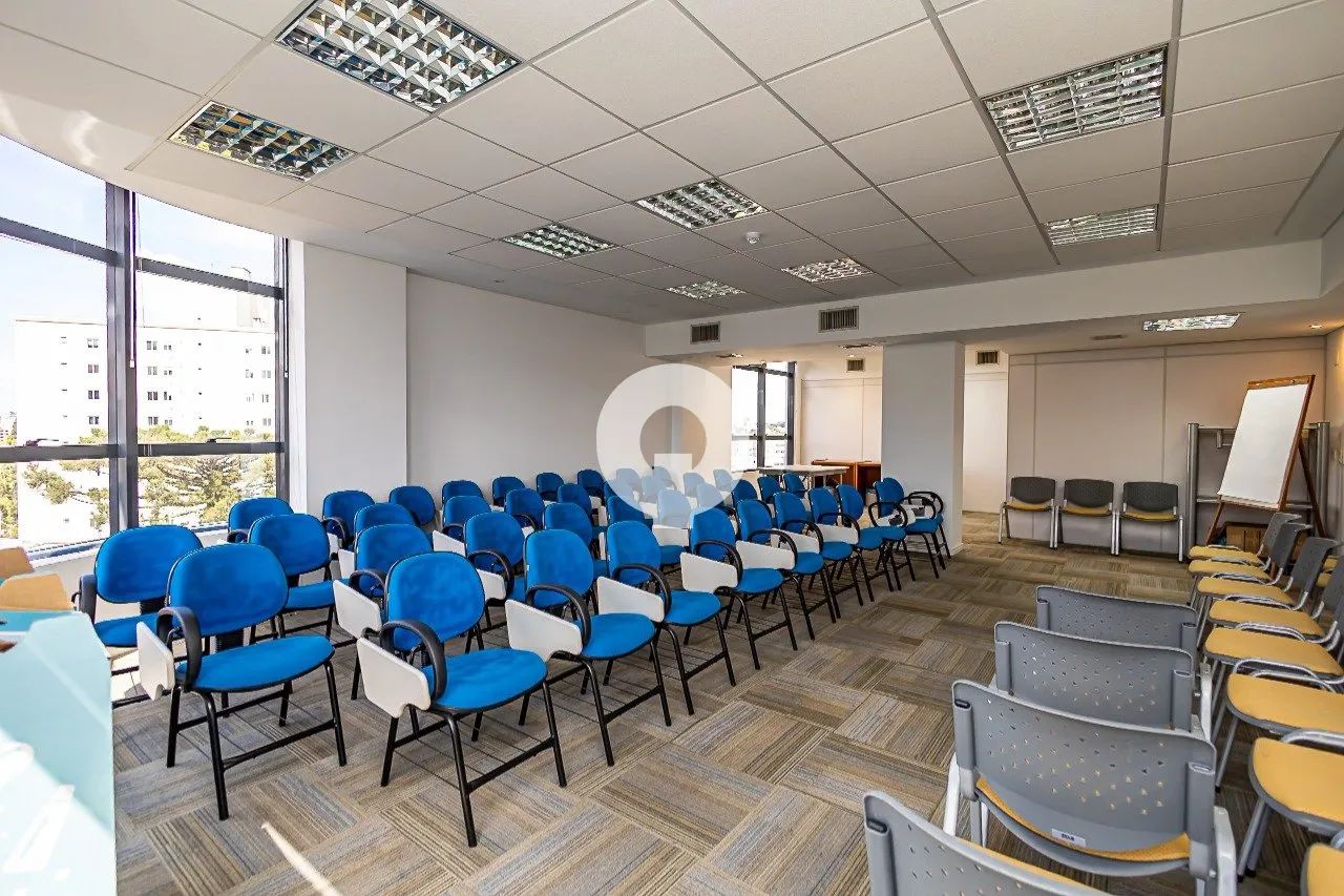 SALA COMERCIAL À VENDA NO CENTRO CÍVICO COM 141,3m2 E 2 VAGAS - Foto 4