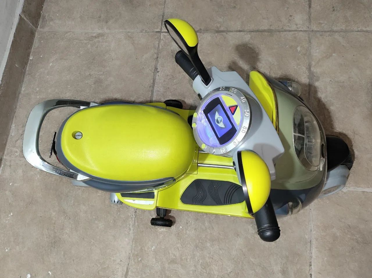 Moto Elétrica Infantil - Precisa Trocar a bateria/motor - Foto 4