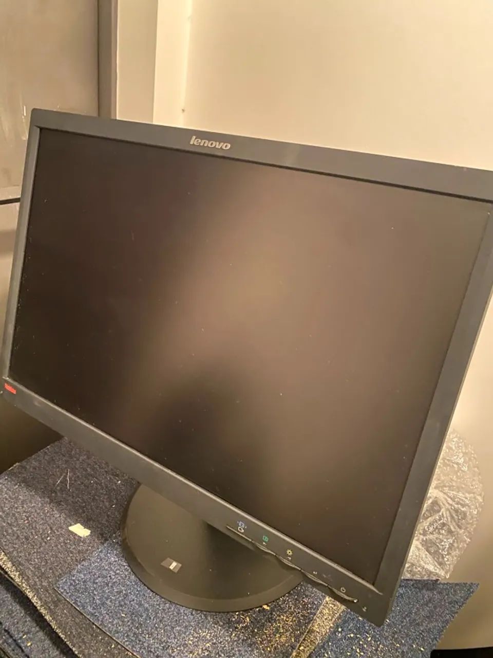 MONITOR LENOVO 19 POLEGADAS - Foto 2