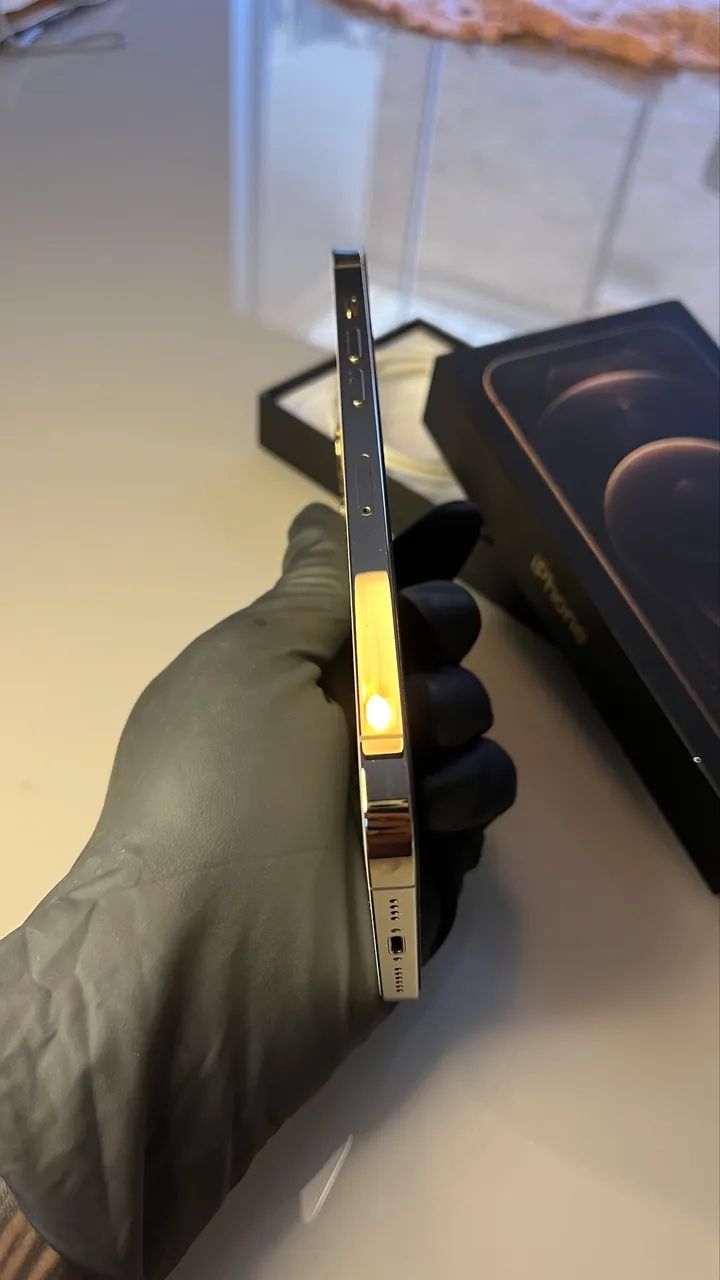 iPhone 12 Pro Max Gold muito novo  - Foto 2