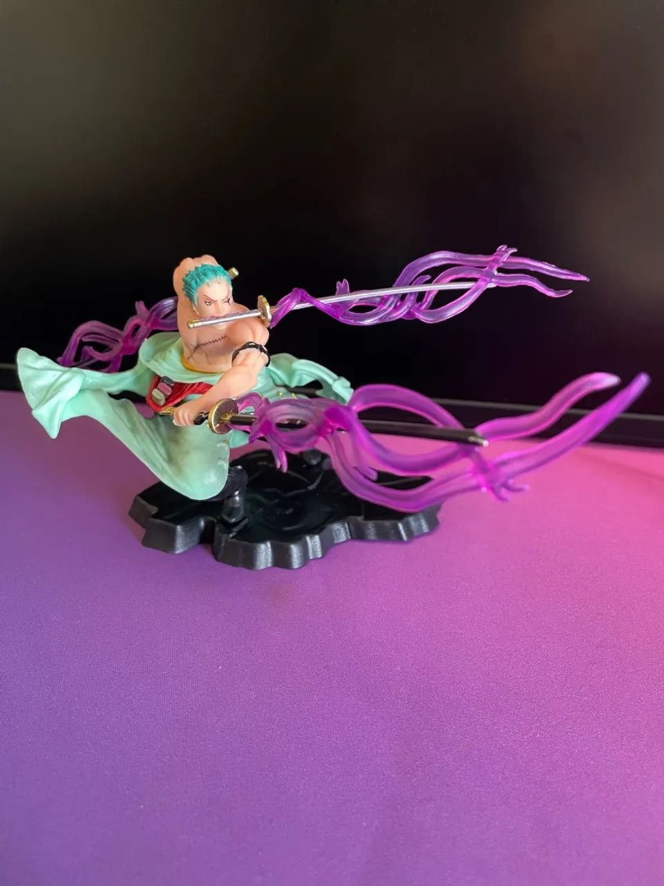 Action figure zoro