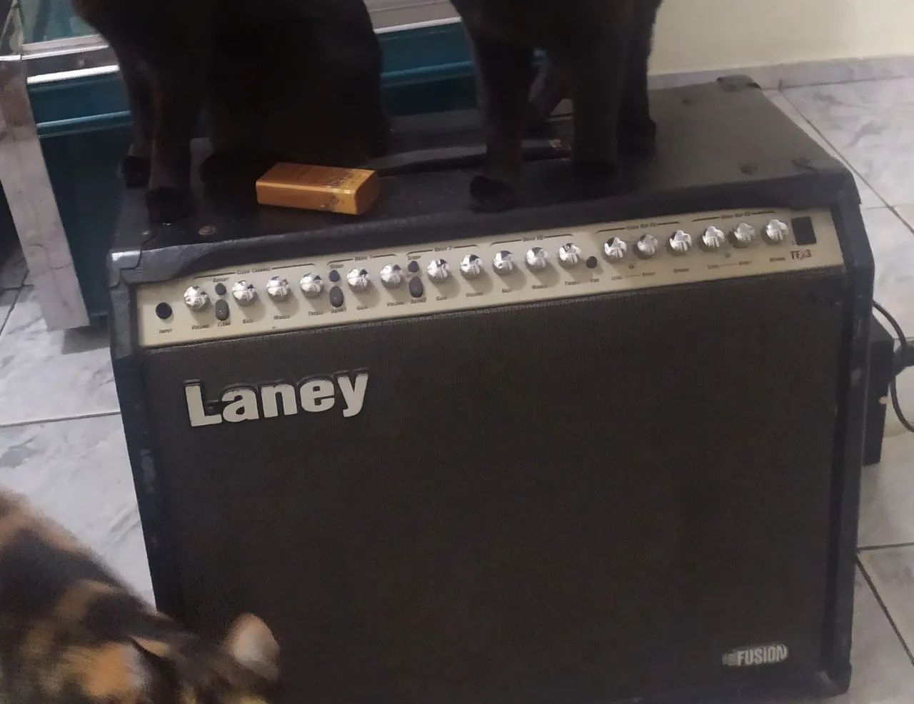 Vendo guitarra e amplificador  - Foto 5
