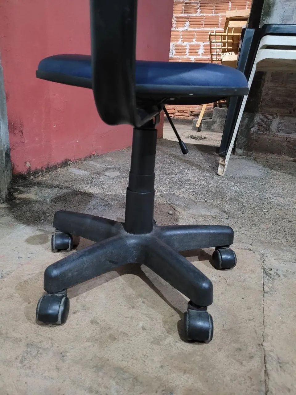 Cadeira para Escritório Conservada! Entrega a Combinar  - Foto 5