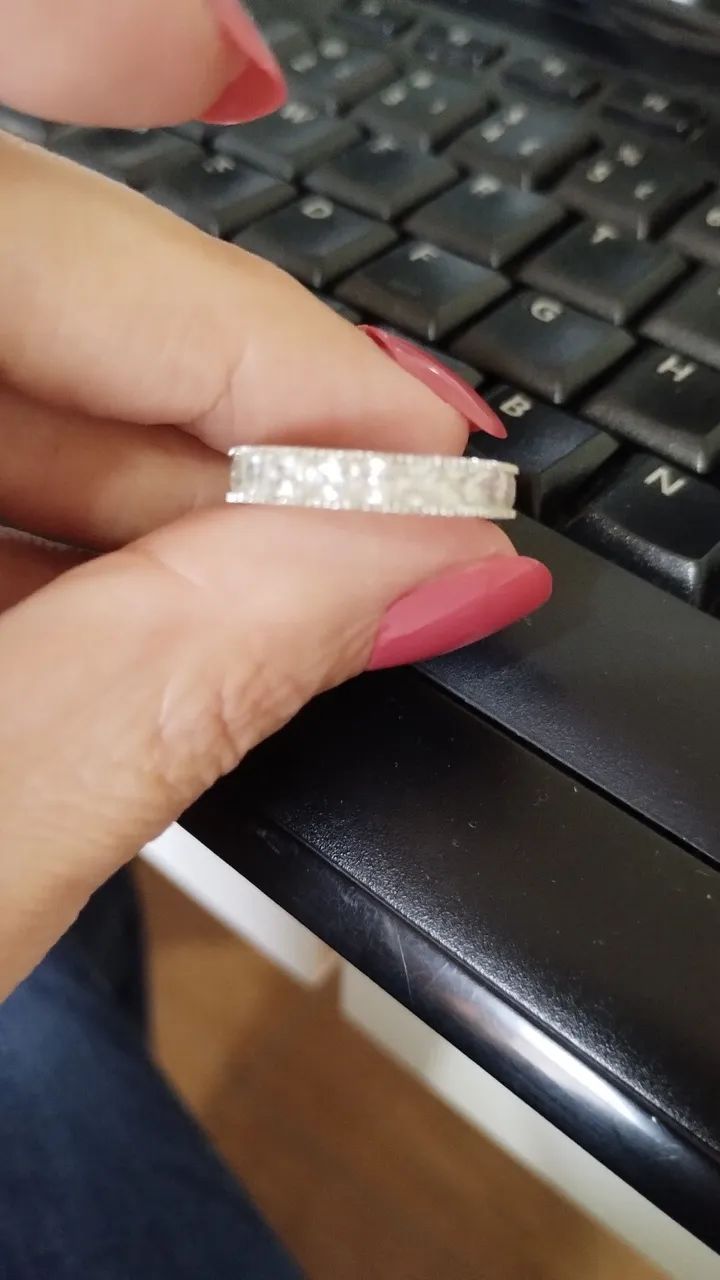Anel Aparador Aliança Cravejada com Zircônias  - Foto 2