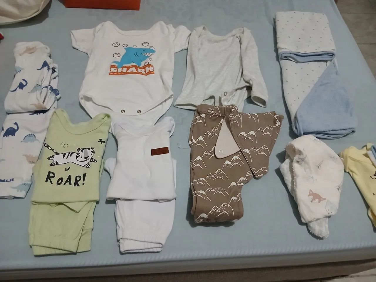  Doação de roupas para  menino de 3 meses 