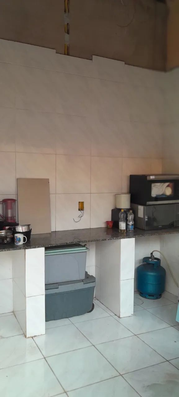 CASA COM 3 QTS E 2 COZINHAS (UMA EXTERNA AZULEJADA) - OPORTUNIDADE! - Foto 2