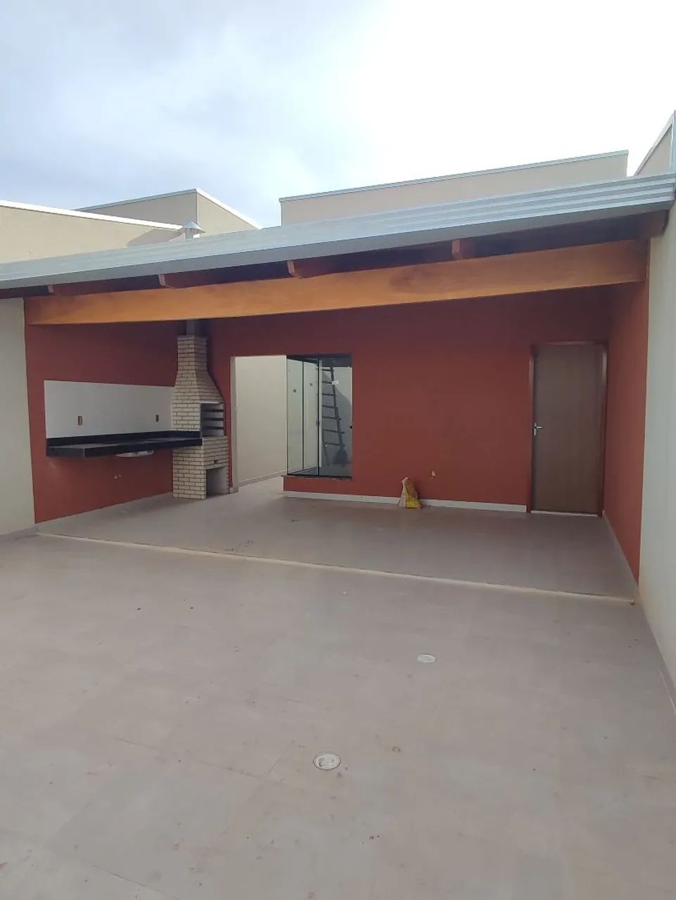 CASA À VENDA - BAIRRO PARAÍSO  