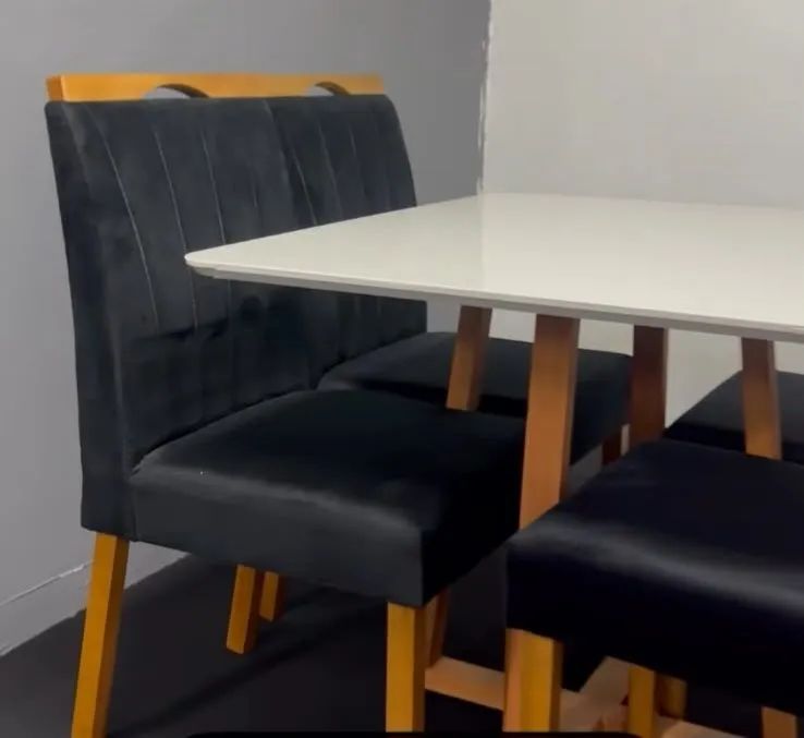 Mesa com cadeiras 