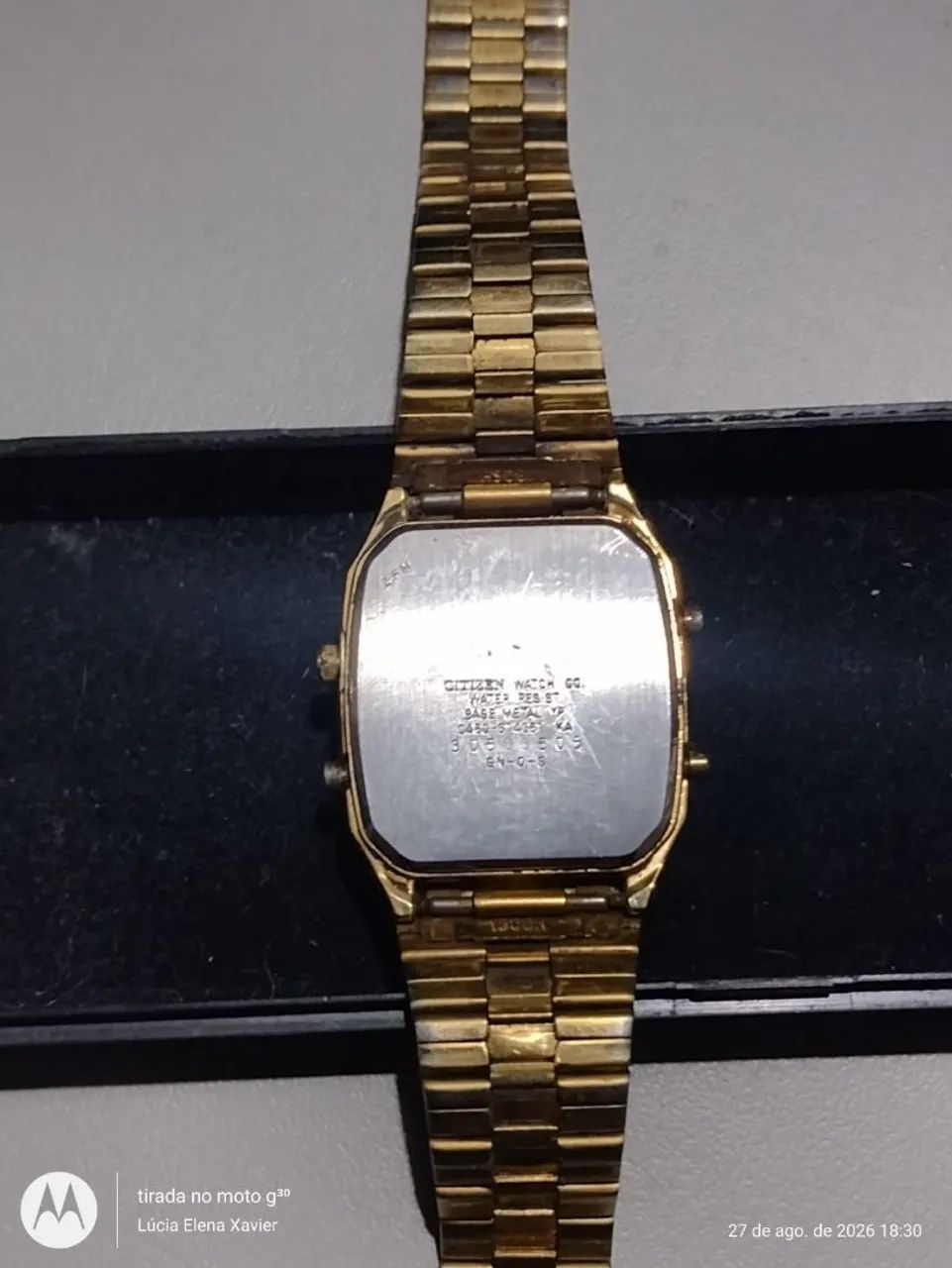 Citizen Ana-Digi Quartz com a caixa mostrador duplo. Banhado a