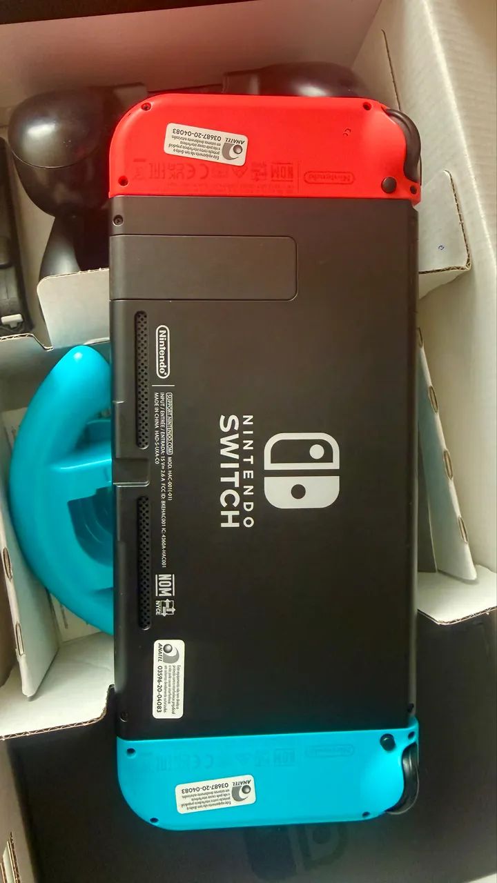 NINTENDO SWITCH - MUITO NOVONA C/CAIXA - Consoles de Vídeo Game