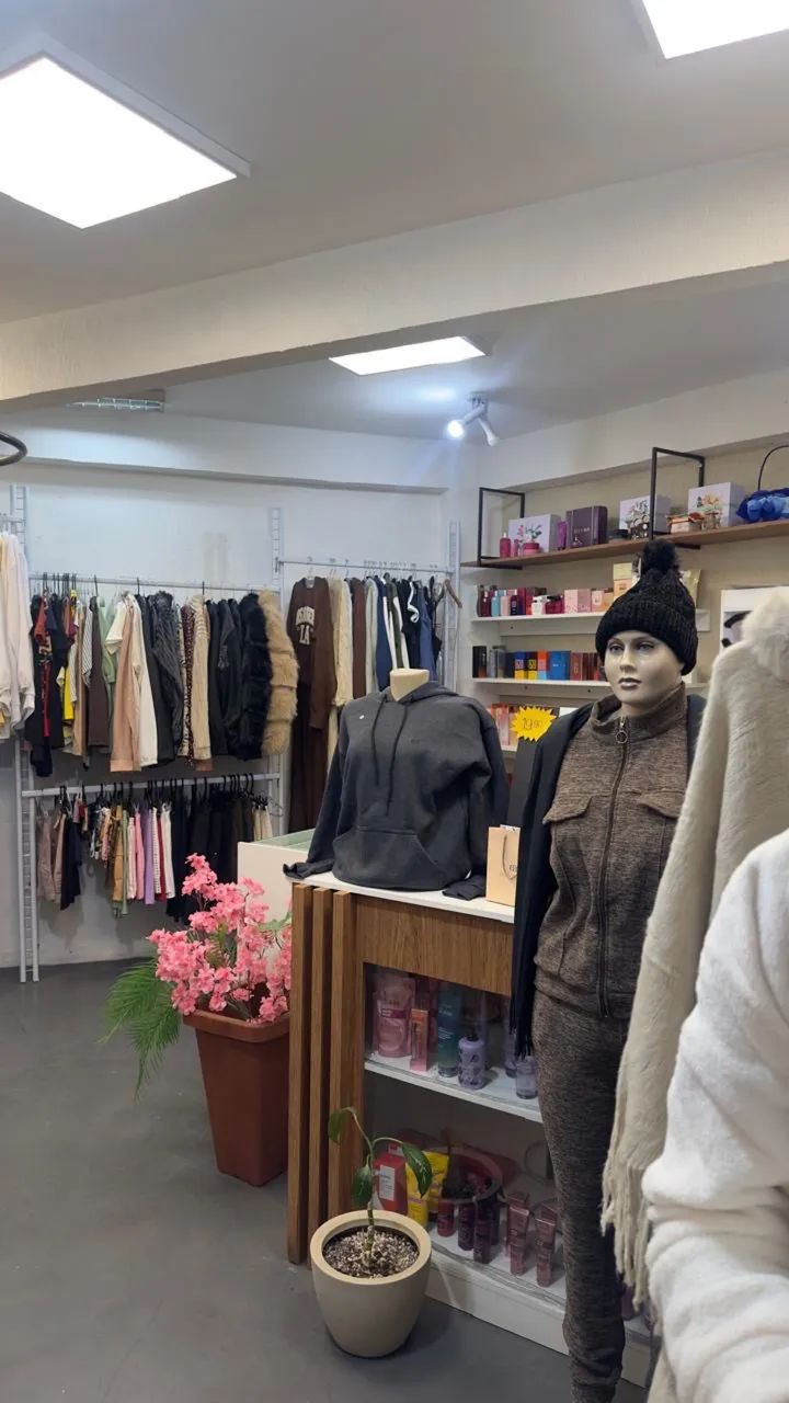 Loja de roupas, acessórios e cosméticos. - Foto 3