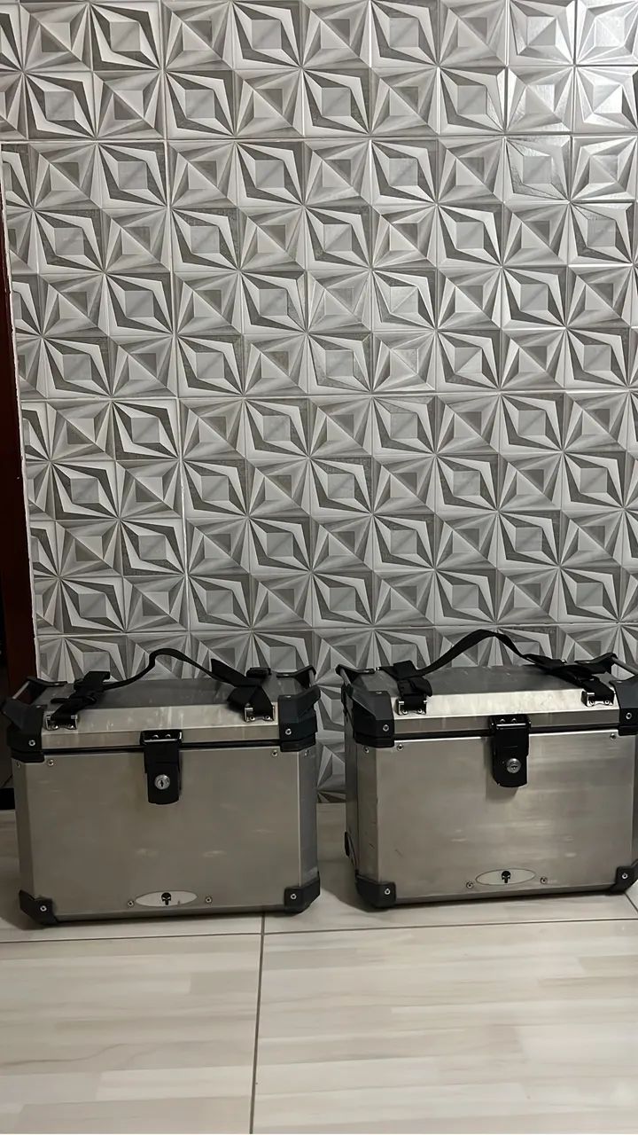 Vendo kit de baús de alumínio estado de novo  - Foto 2