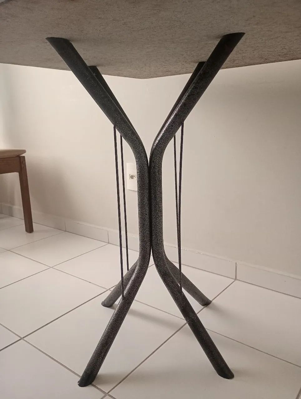Vendo mesa e cadeiras - Foto 3