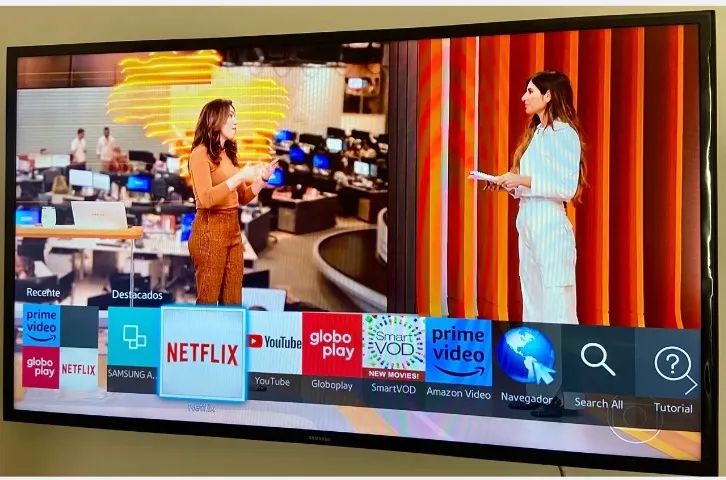 Duas TV smart Samsung