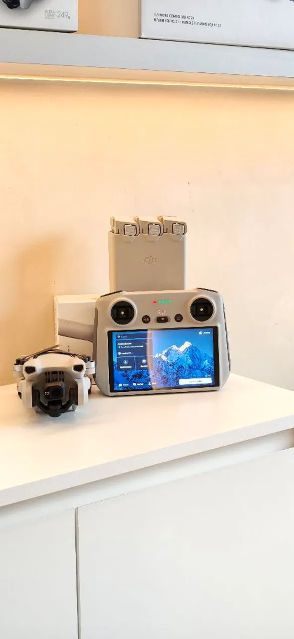 Drone Dji Mini 3 Fly More combo RC - controle com tela