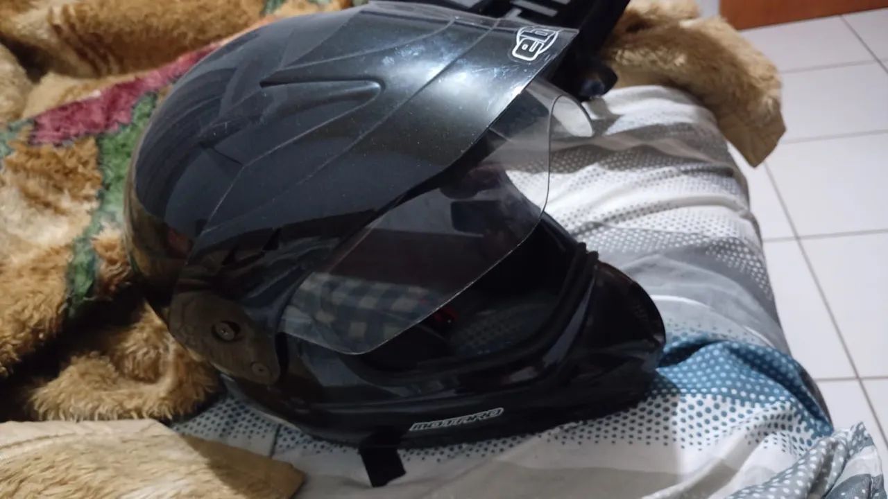 Capacete de trilha e um normal  - Foto 3