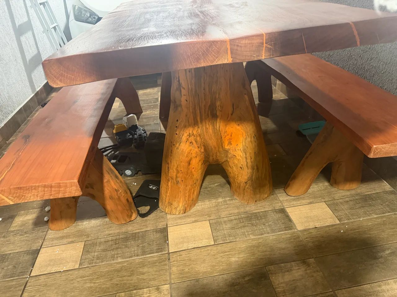 Mesa rústica 2 mts com os bancos com tábua de carne brinde  - Foto 3