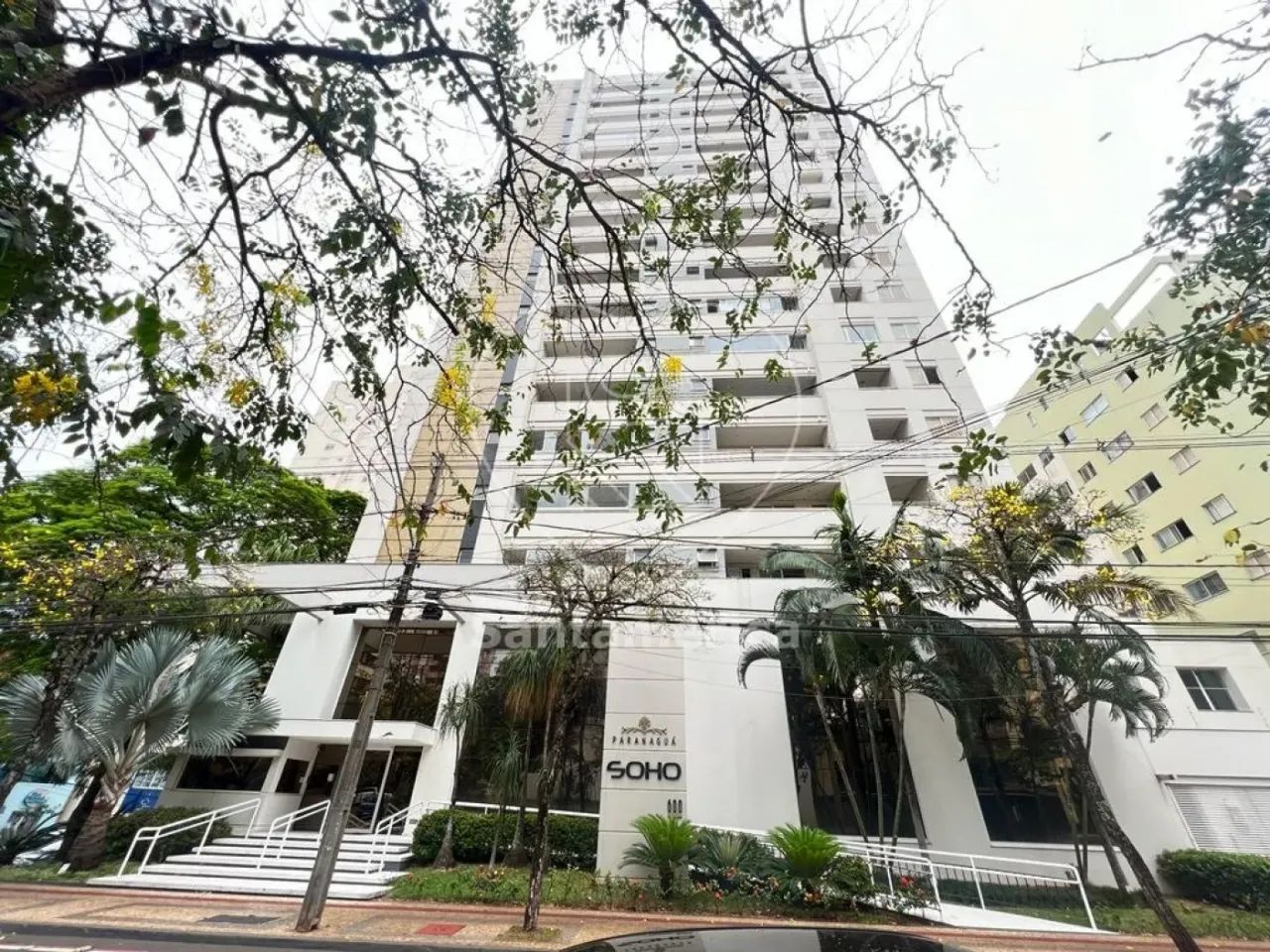 Apartamento mobiliado para venda e locação no Edifício Soho Paranaguá, Centro de Londrina