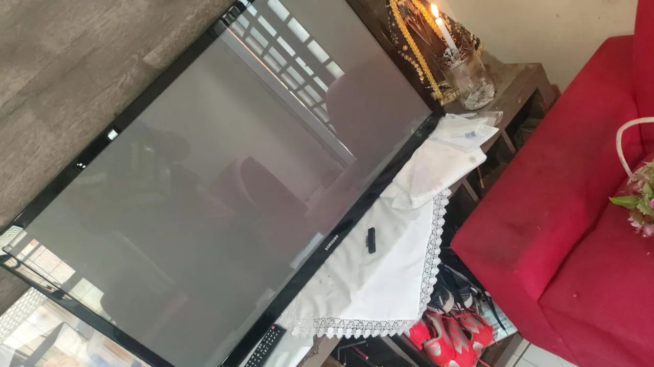 Tv Samsung 40 POLEGADAS " NÃO É SMART" - Foto 2