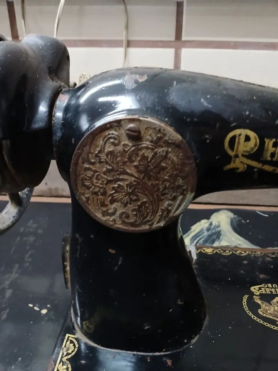 Maquina De Costura Antiga Philips para decoração  - Foto 2