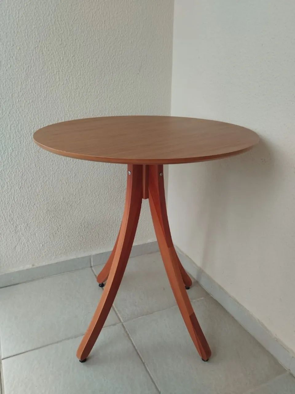 Mesa de madeira maciça eco freijó 