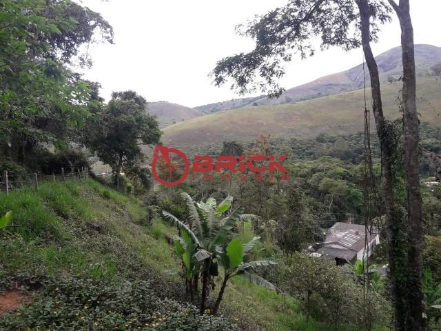 Terreno com 1.500m² em pessegueiros, teresópolis/rj