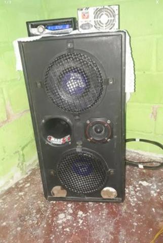Vendo esse som tá completo sol bota na tomada e liga apenas por 400 reais
